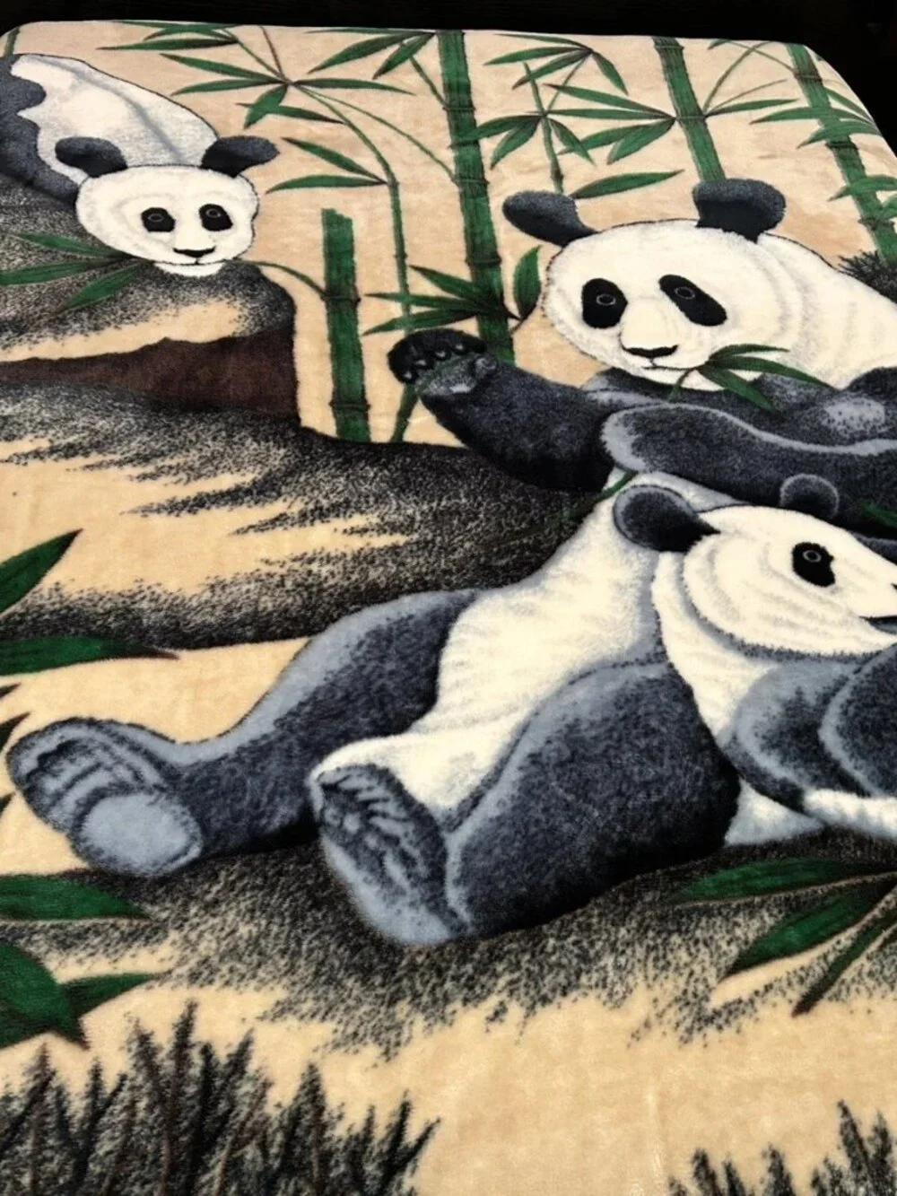 MINK BLANKET WITH PANDAS & BAMBOO - QUEEN SIZE 80